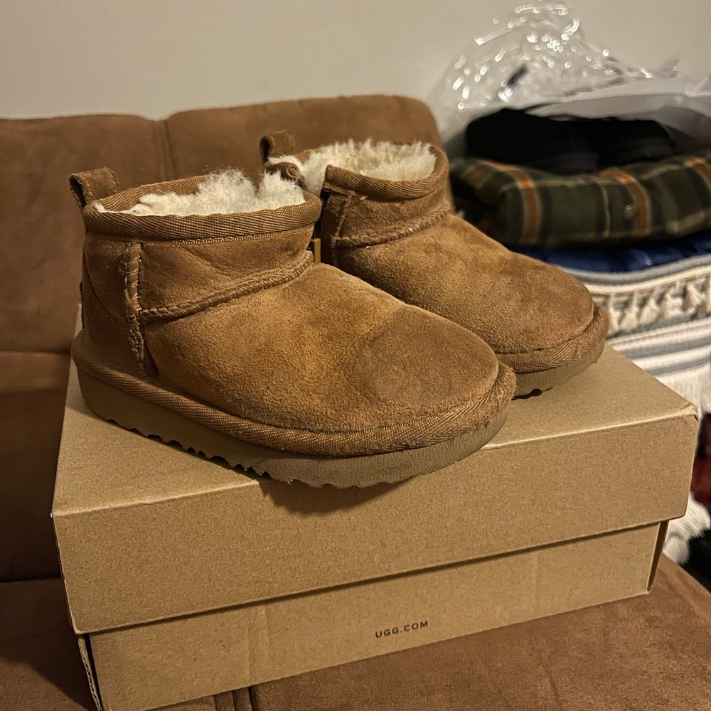 UGG Toddler Mini Boot in Chestnut Suede